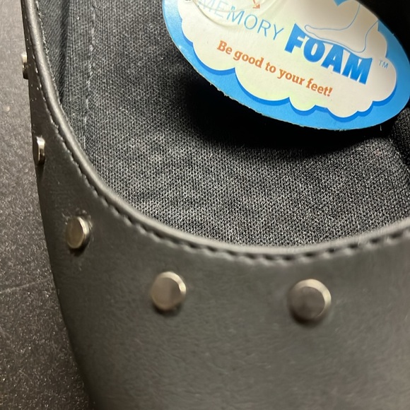 New Memory Foam Shoes - Picture 4 of 9